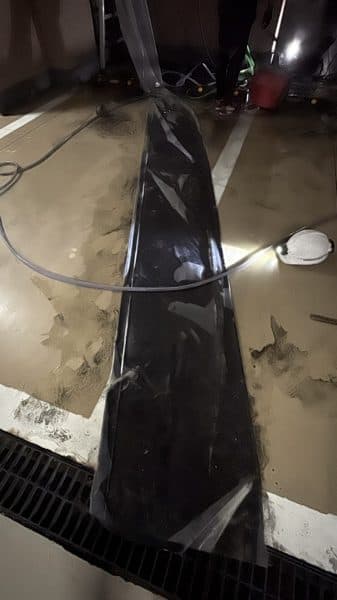 의왕모락산동문굿모닝힐 1층 세탁실 역류 — 원인은 지하주차장 횡주관의 기름 슬러지였습니다