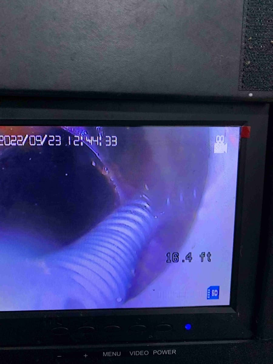 성복동 싱크대·화장실 동시 역류 — T자 분기에서 스프링이 자꾸 지나칠 때