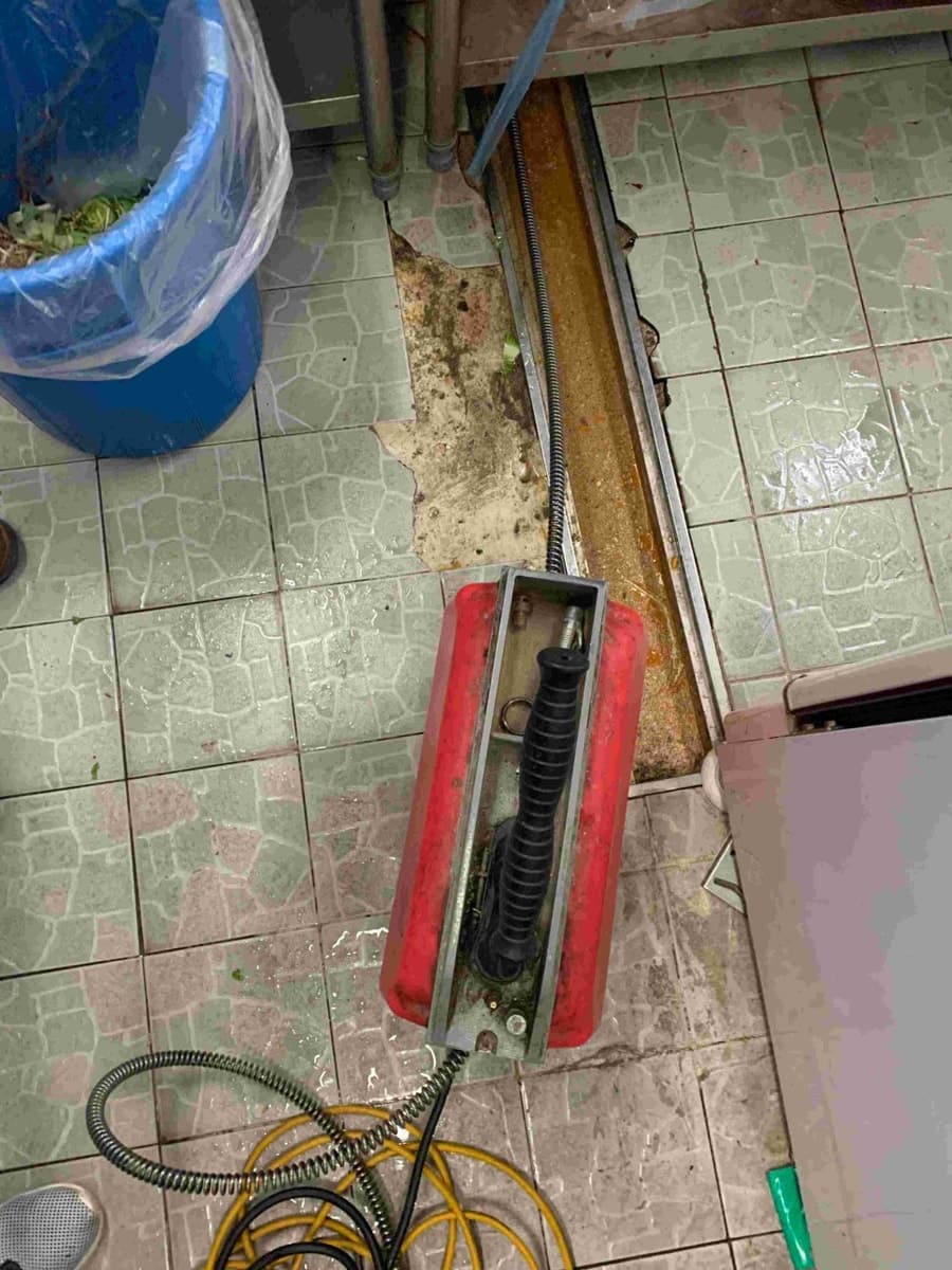 미금역 싱크대 막힘 — 배관 공사 대신, 가지배관을 전부 뚫었습니다